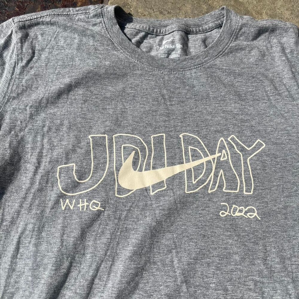 Nike Men's Grey T-shirt